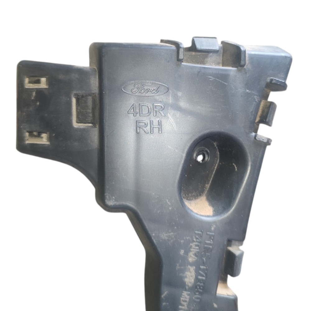 Guia Direito Parachoque Traseiro Ford Focus 2014 2015 2019 3