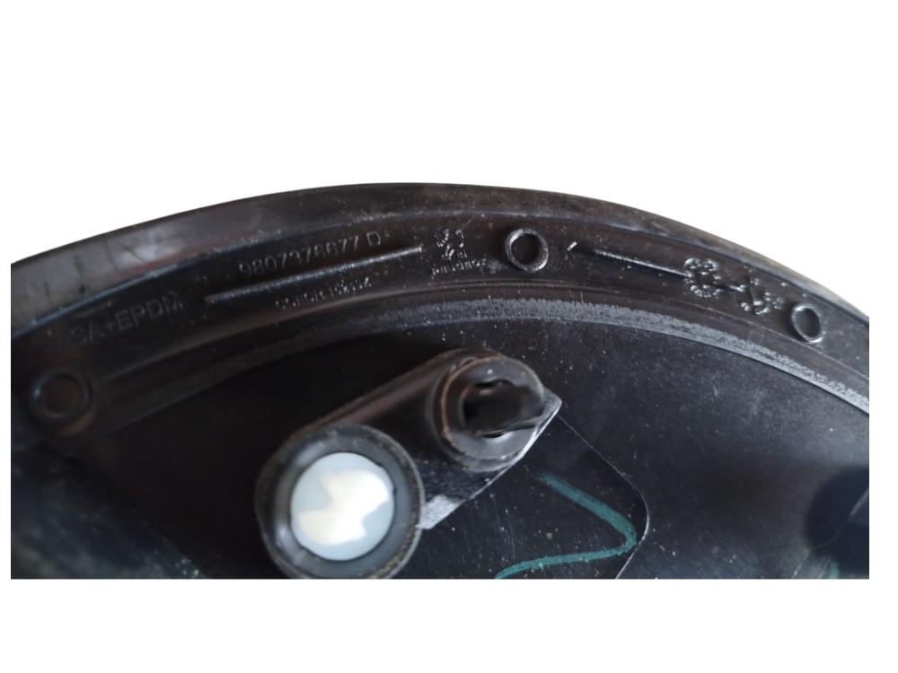 Moldura De Acabamento De Porta Traseira Direita Peugeot 208 2