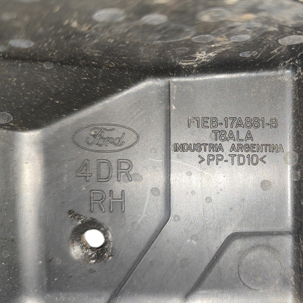 Guia Parachoque Traseiro Direito Ford Focus 2014 2015 2019 6