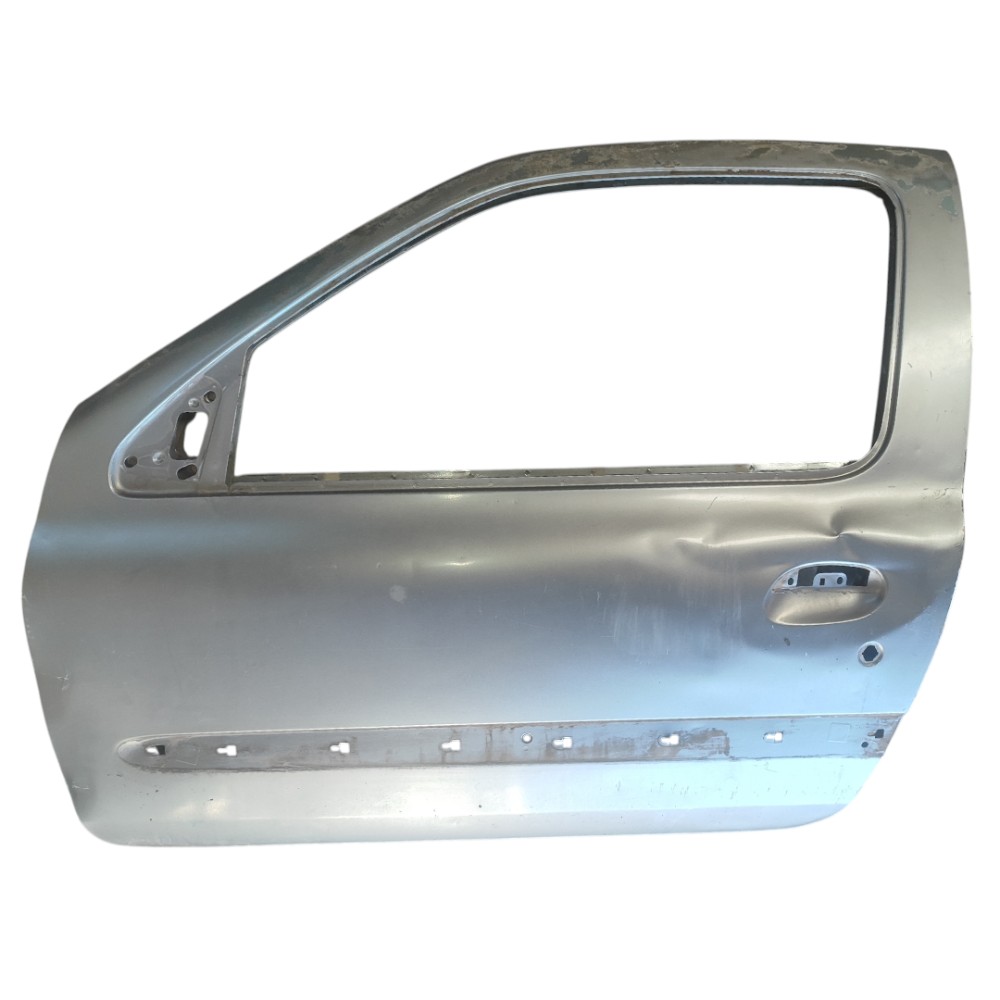 Porta Esquerda Renault Clio 1999 2000 2001 2002 2003 2012 Dianteira Esquerda Prata