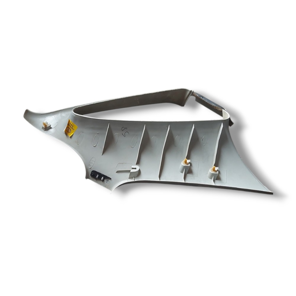 Moldura Coluna Vidro Traseiro Direito Gol Saveiro 1999 2005 4