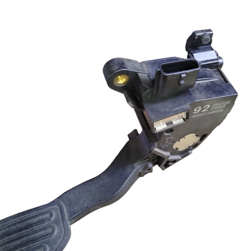 Pedal Eletronico Acelerador Nissan March Versa 2012 2019 4