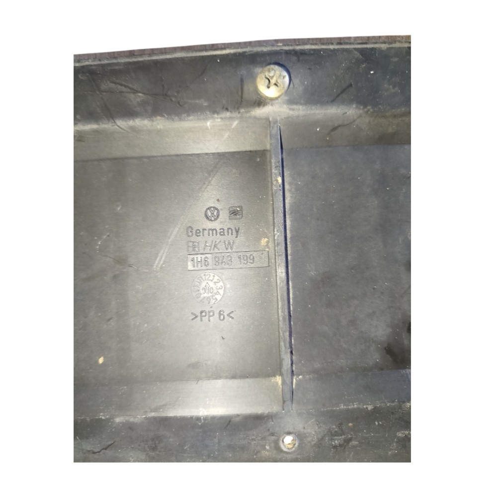 Suporte Placa Traseiro Acabamento Vw Passat 1996 1997 2005 5