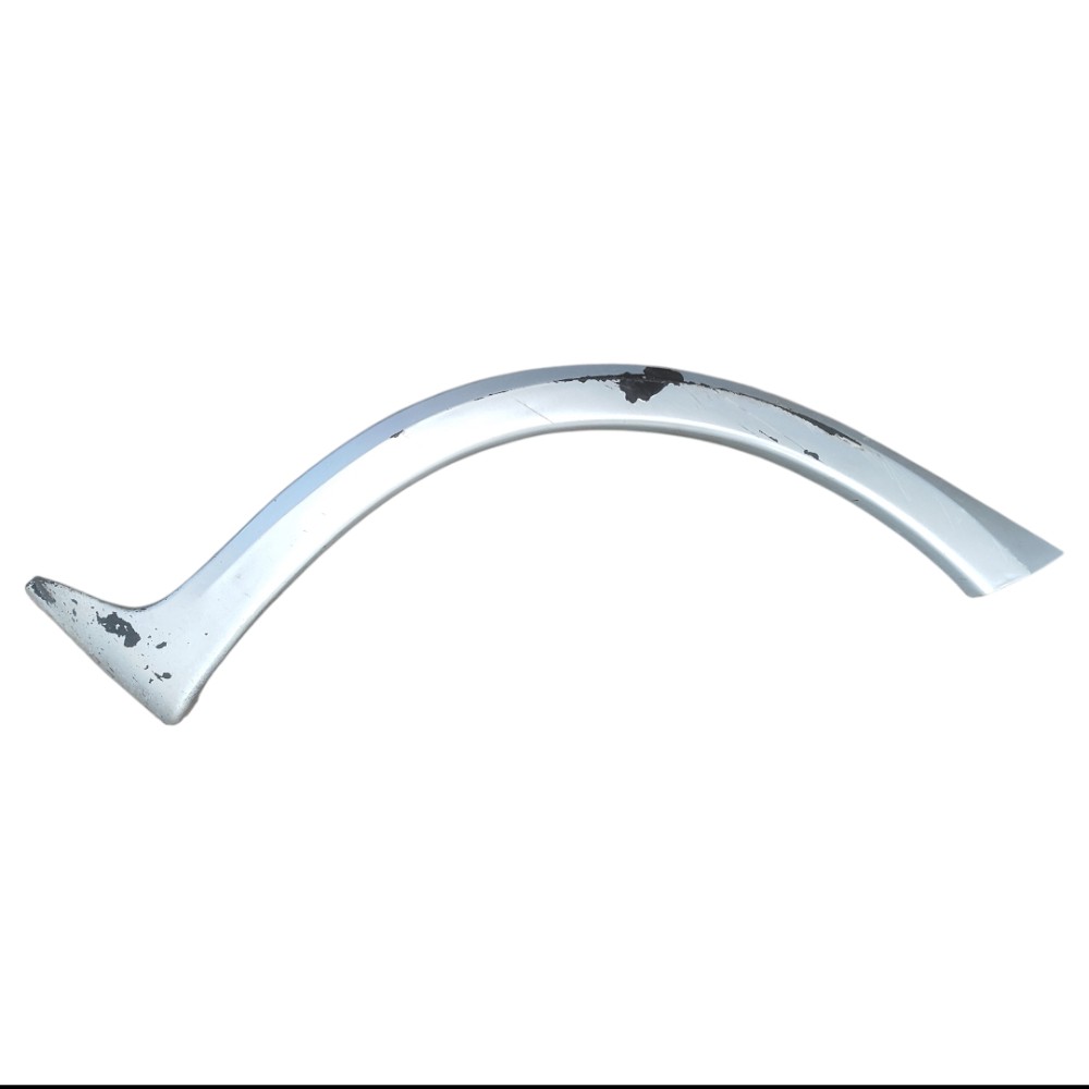 Moldura Paralama Traseiro Esquerdo Gm Corsa Hatch 2003 2012 Prata