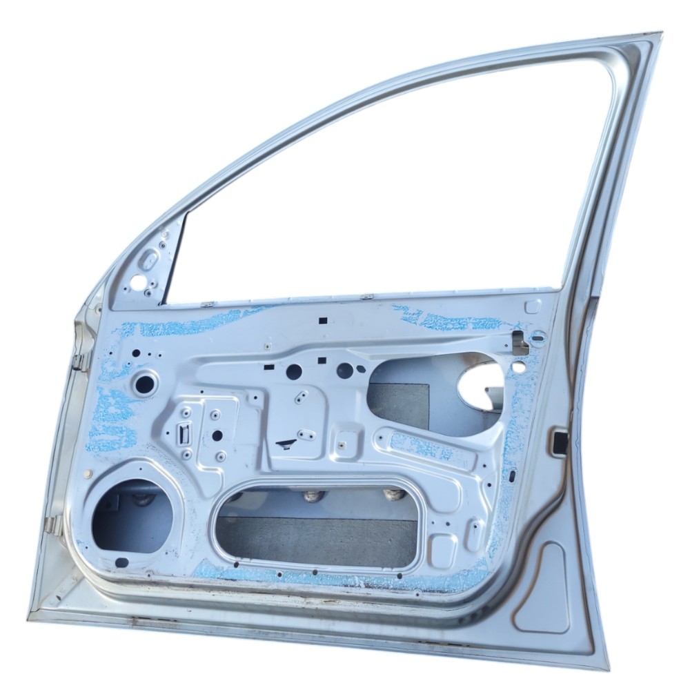 Porta Dianteira Direita Gm Corsa Maxx Hatch Sedan 2003 2011 Dianteira Direita Prata 3