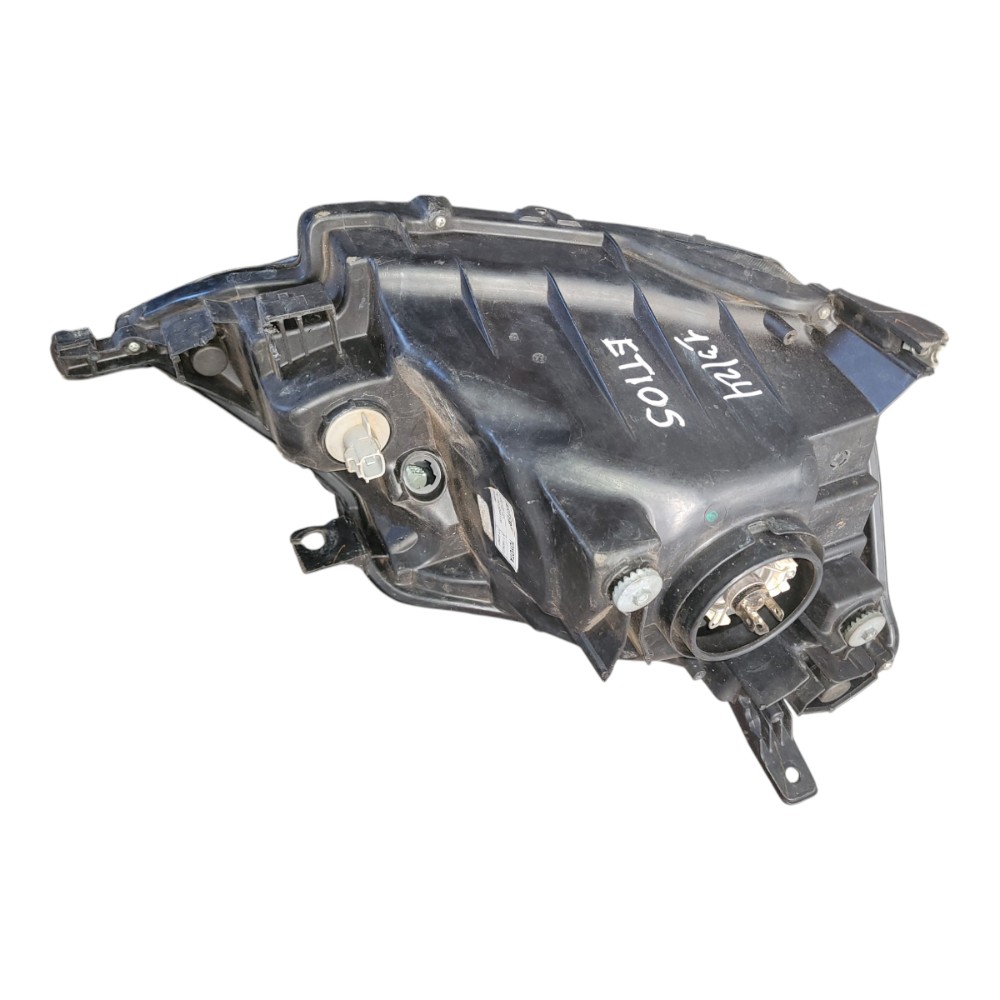 Farol Esquerdo Toyota Etios 2013 2014 2015 2016 2017 2021 Esquerdo/motorista