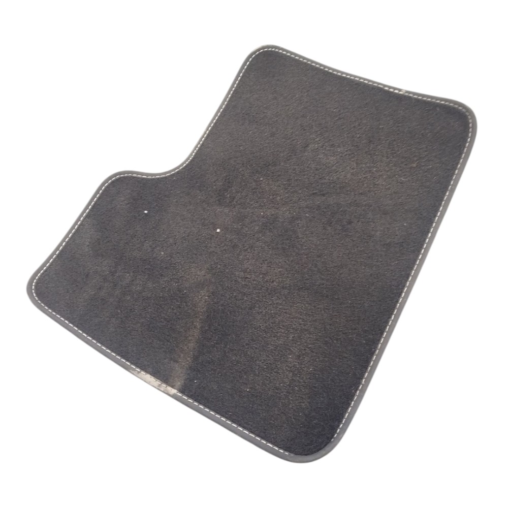 Tapete Dianteiro Interno Direito Vw Jetta 2.5 2007 2008 2010