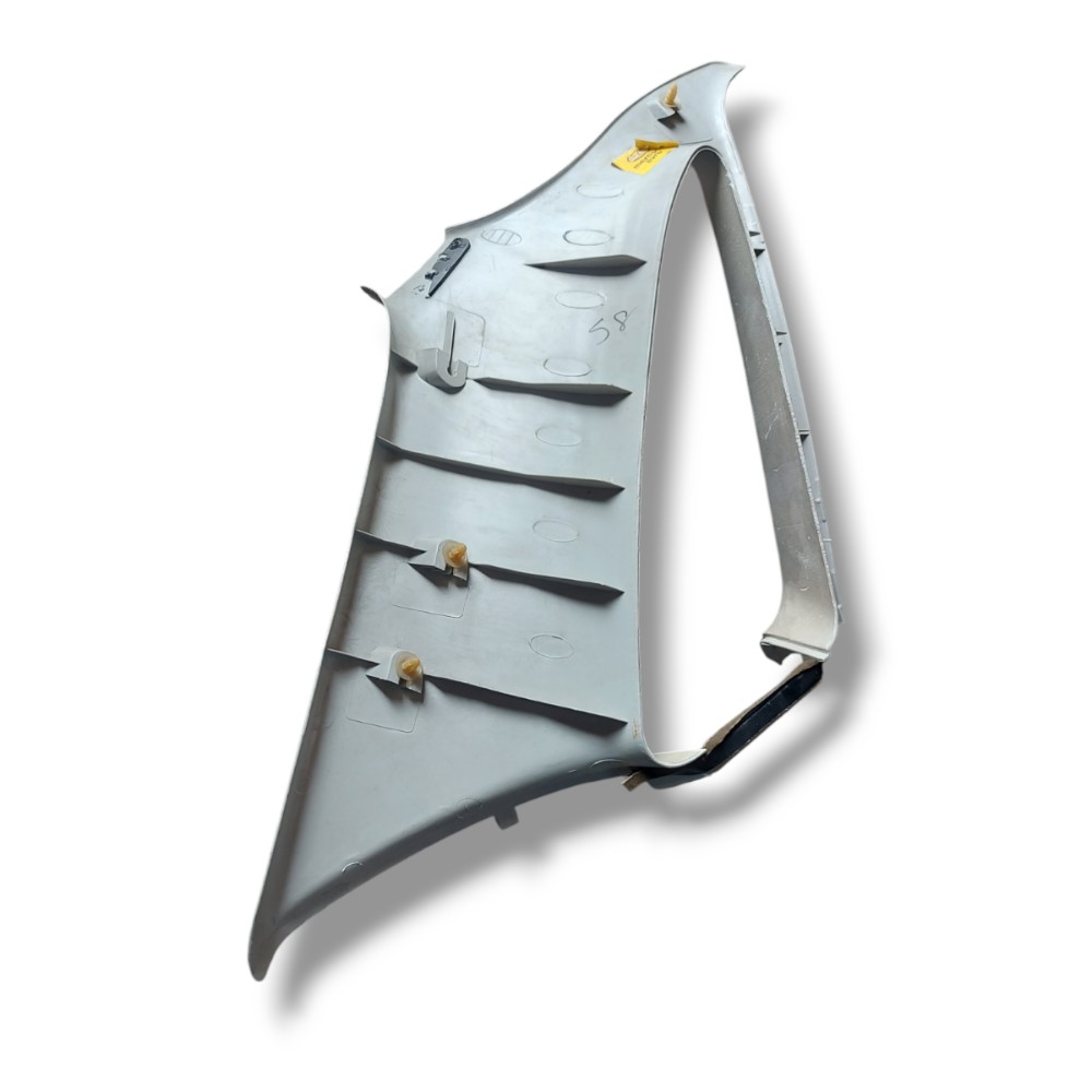 Moldura Coluna Vidro Traseiro Direito Gol Saveiro 1999 2005 6