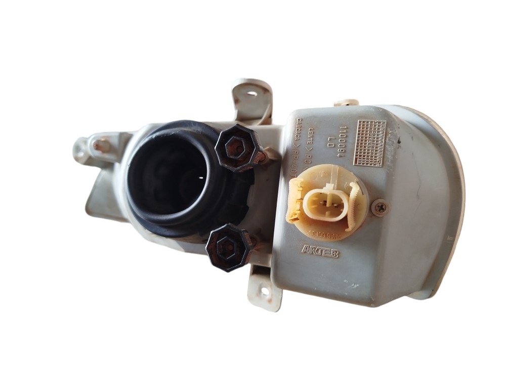 Farol Dianteiro Direito Celta 2001 2003 2005 2006 1100094 Direito 7