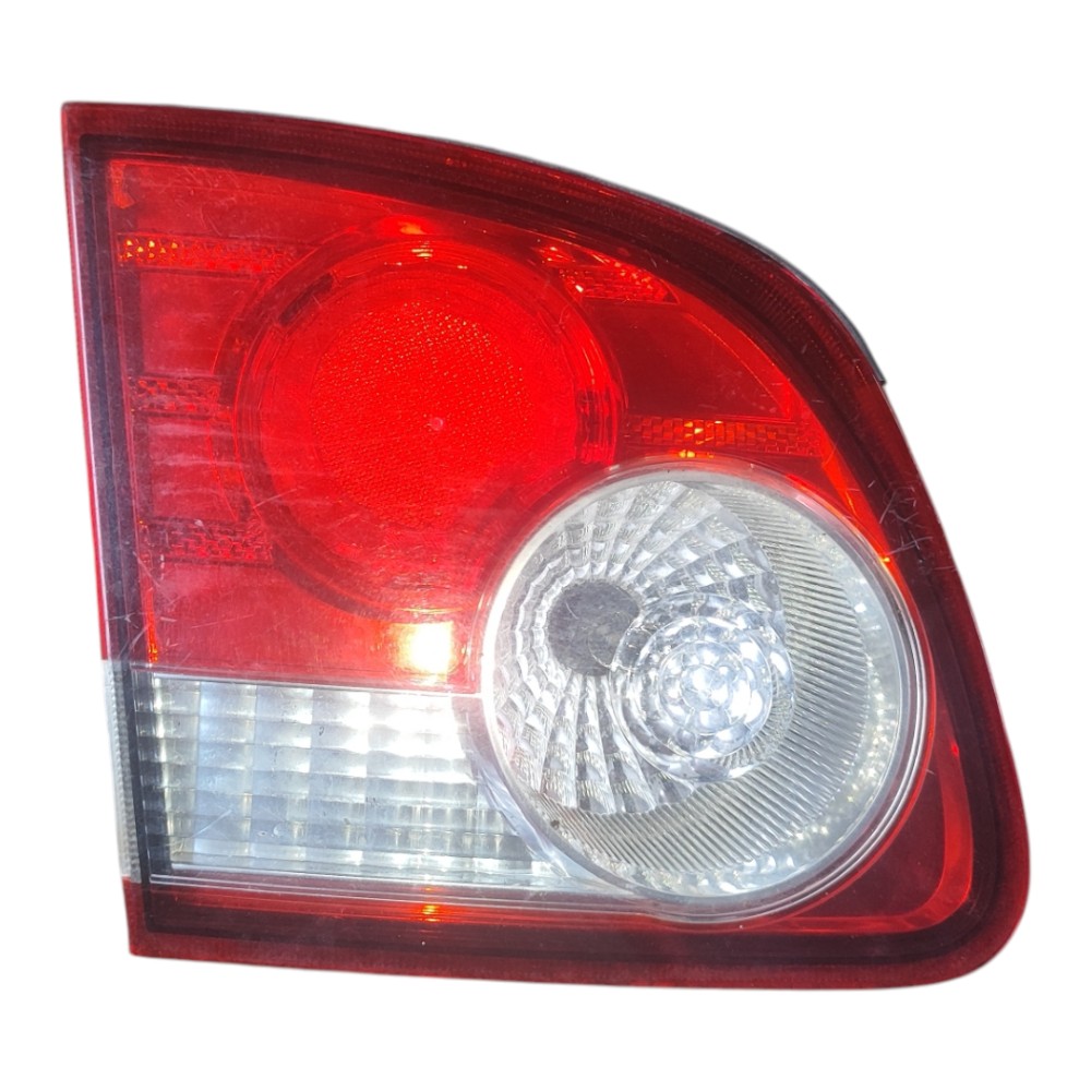Lanterna Tampa Traseira Esquerda Gm Corsa Classic 2011 2016 Esquerdo/motorista Vermelho