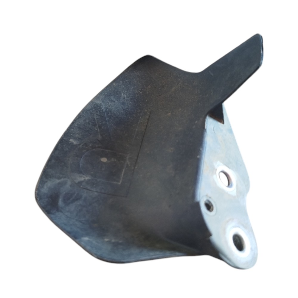 Defletor Pinça Freio Direito Vw Gol Polo Voyage Polo G5 G6 3