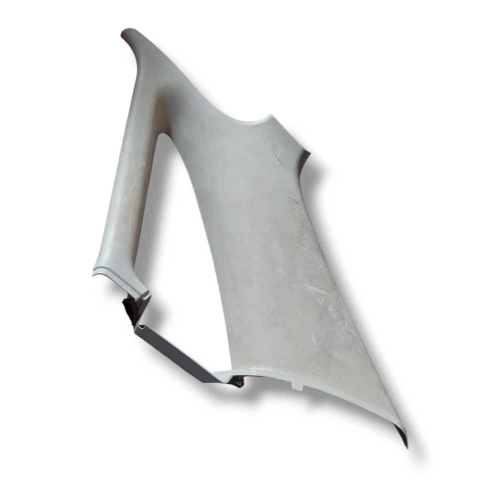 Moldura Coluna Vidro Traseiro Direito Gol Saveiro 1999 2005 3