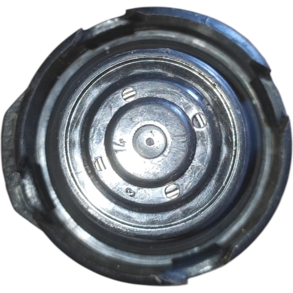 Tampa Tanque Volkswagen Passat Jetta Golf 2007 2009 2011 Preto 2009 4
