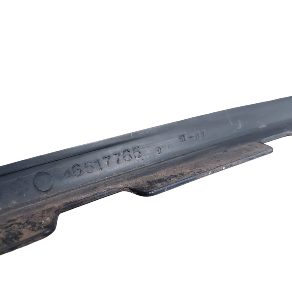 Acabamento Externo Parabrisa Direito Palio Strada 1996 2012 Preto 5