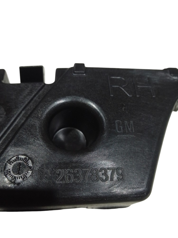 Guia parachoque direito Chevrolet original onix 2020 2024 6