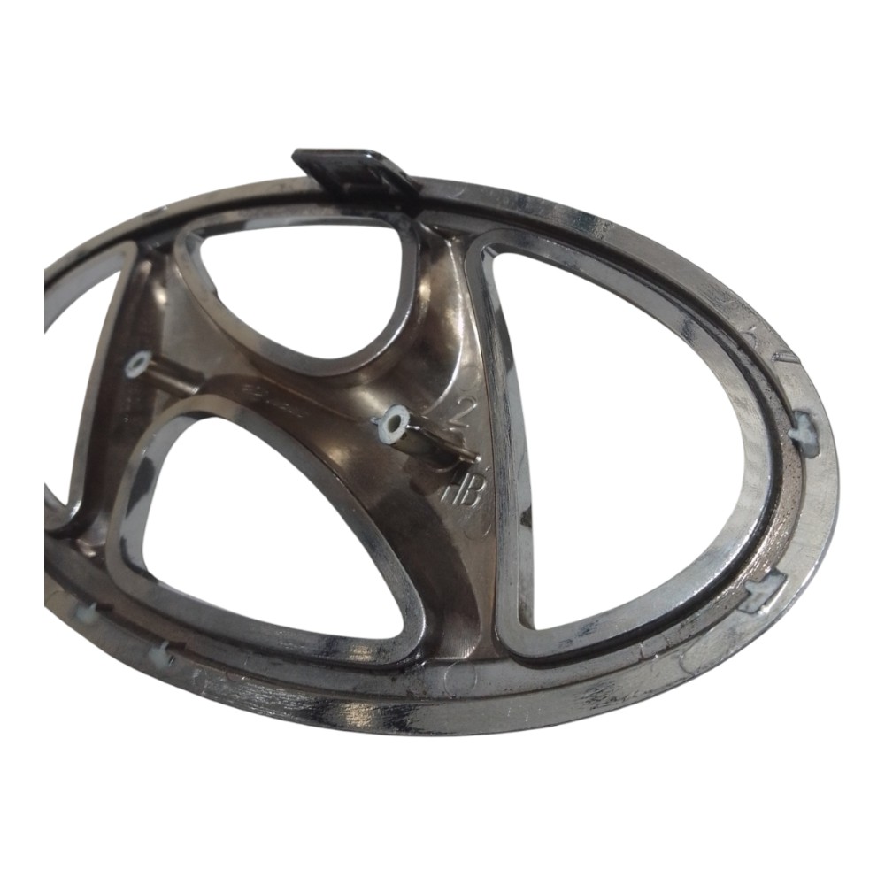 Emblema De Grade Dianteira Do Hyundai Hb20 863001s500 Prateado 4