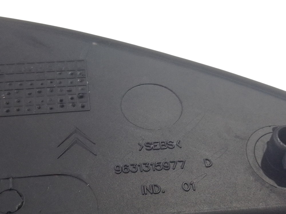 Borracha Painel Lad Direito Citroen Xsara Picasso 2000 A 09 5