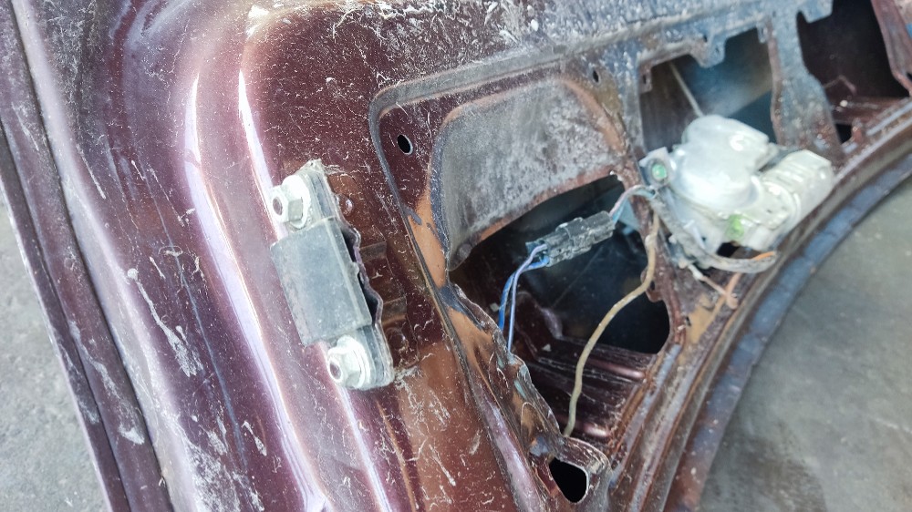 Twmpa Traseira Porta Malas Chevrolet Corsa Wind 1996/2002 Vinho 4
