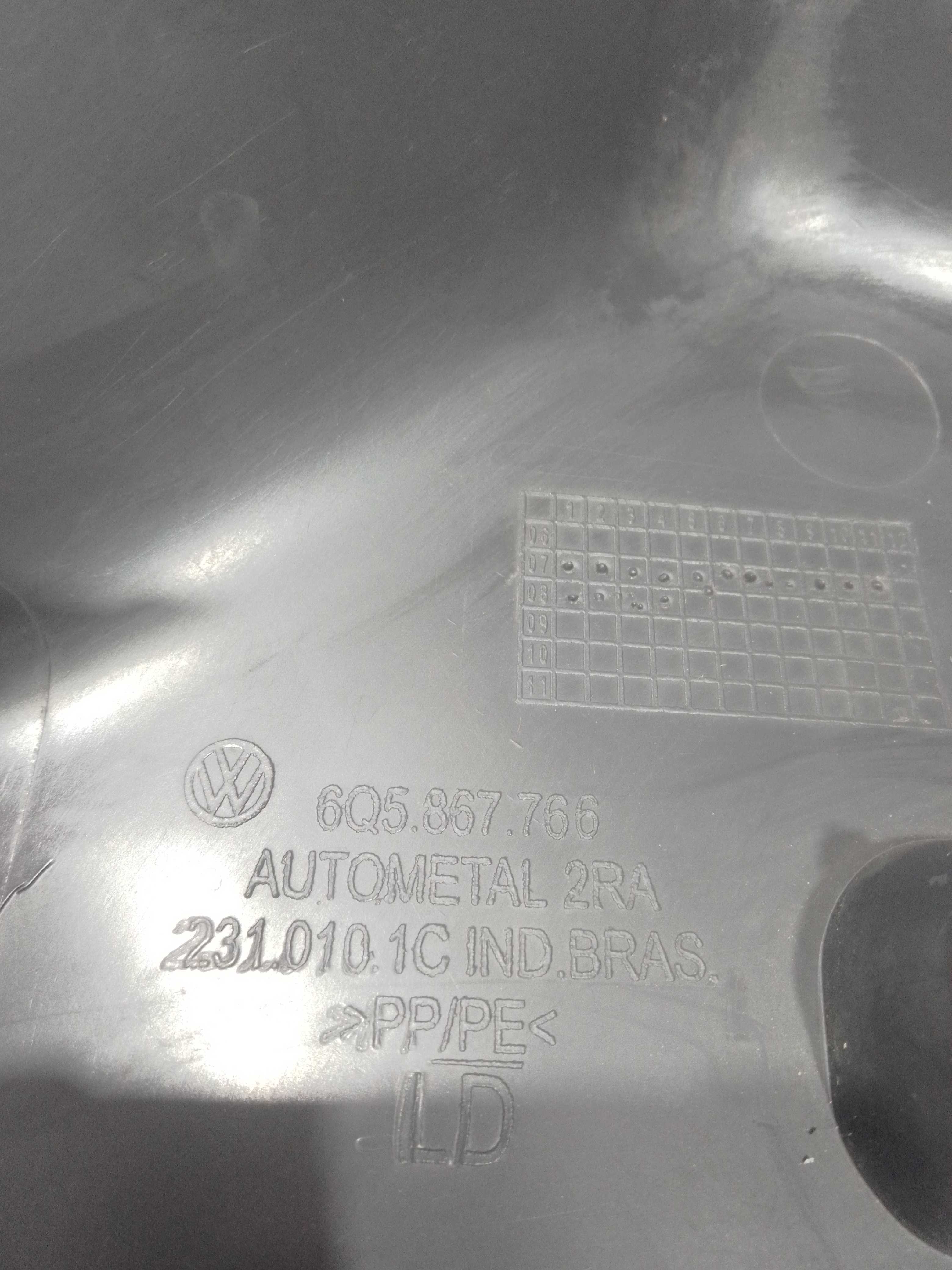 Acabamento Lateral Direito Volkswagen 2003 2012 Preto 9