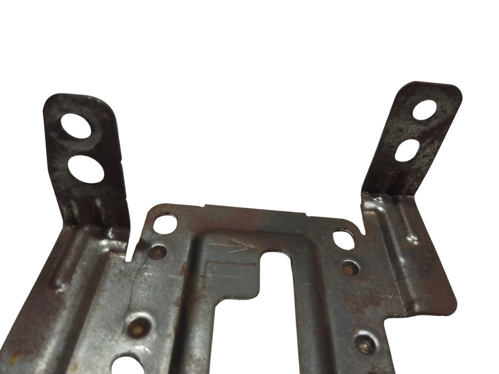 Suporte fixação som esquerdo Nissan March 2011 2012 2