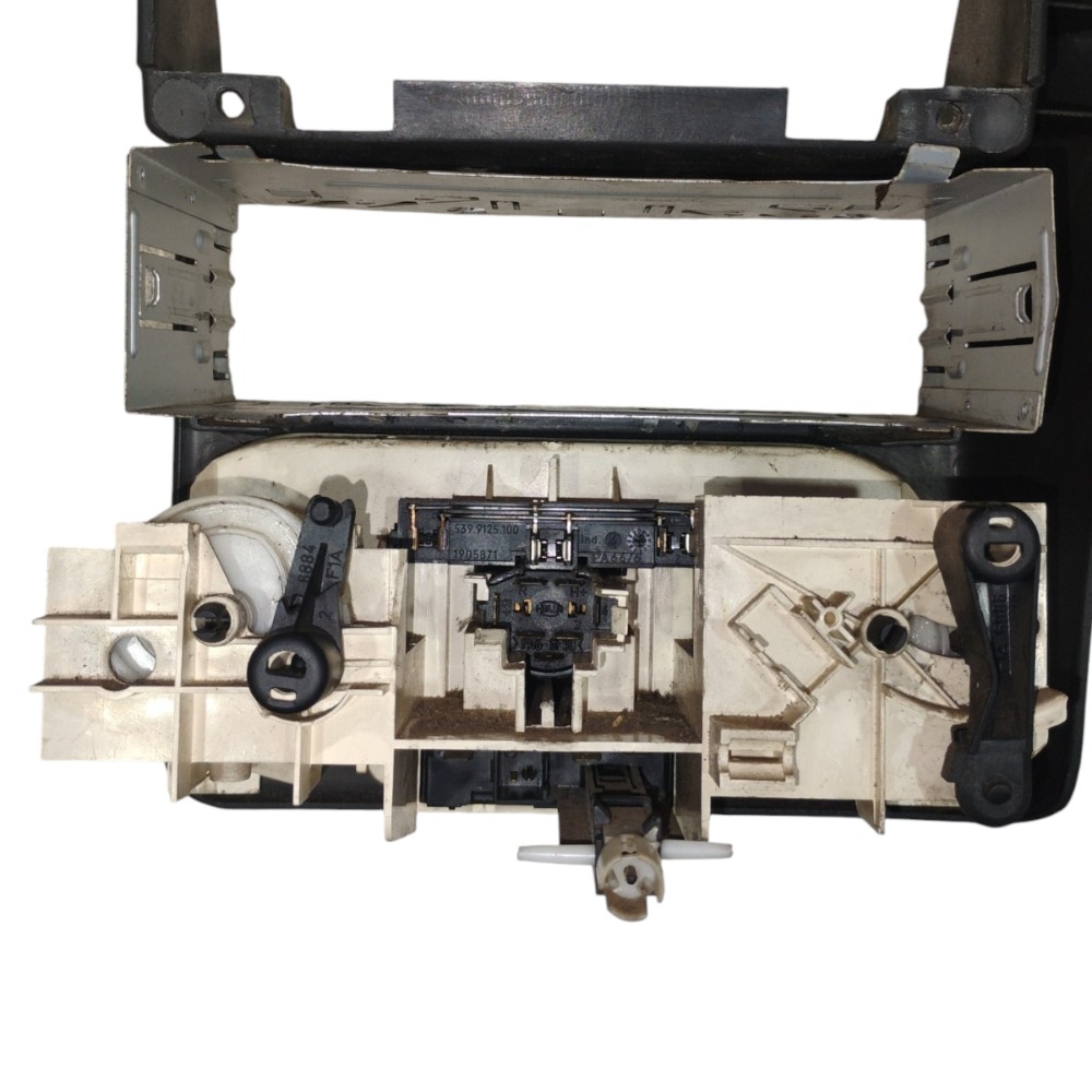 Moldura Central Painel Gm Astra 1993 1997 90450435 Difusor 2