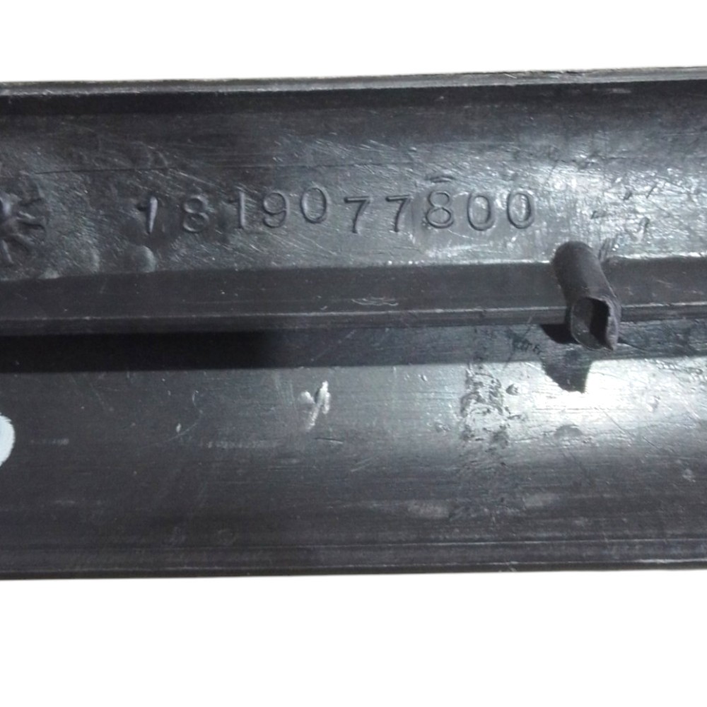 Moldura Soleira Porta Direita Fiat Uno Mille 2007 / 2008 Preto 7