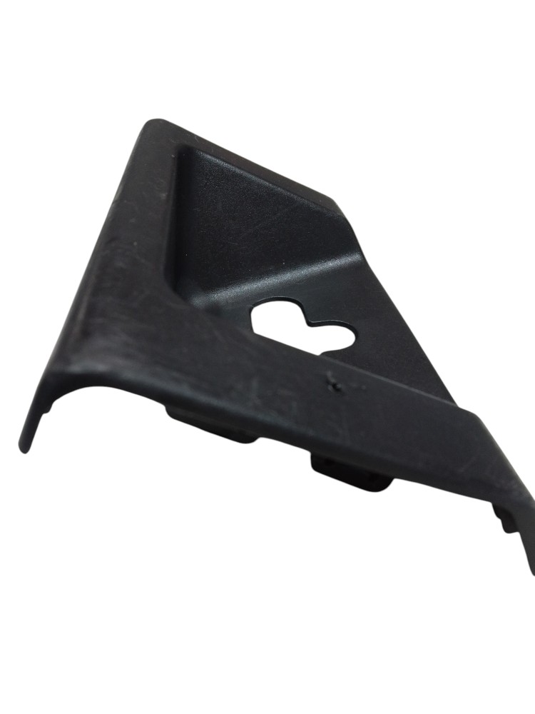 Moldura Acabamento Trava Porta Malas Nissan March 2011 2020 2