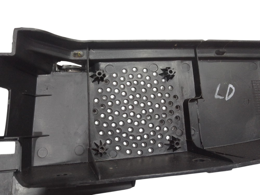 Suporte Tampão Direito Fiat Uno Fiorino 1991 1999 Preto 9