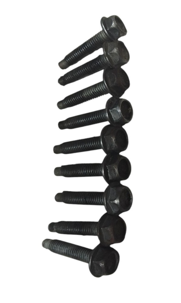 Kit parafusos tampa cabeçote 9 unidades  Nissan March