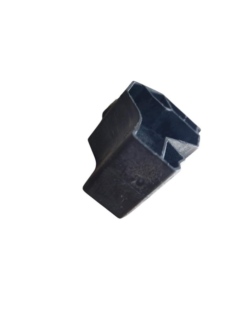 Suporte Cobertura Soleira Direito Chevrolet Vectra 1997/2004 Preto 5