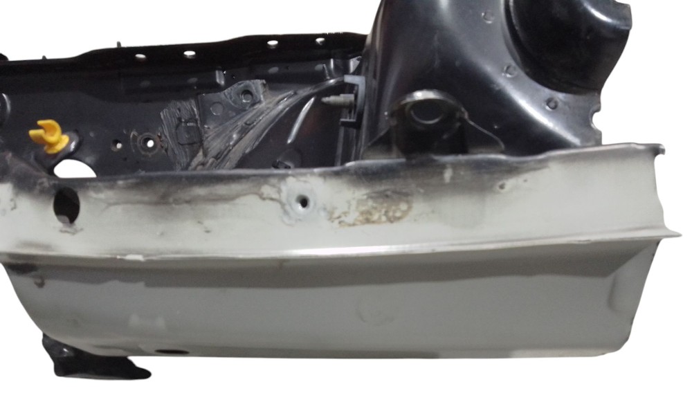 Chapa da caixa de roda dianteira esquerdo Volkswagen fox 14 6