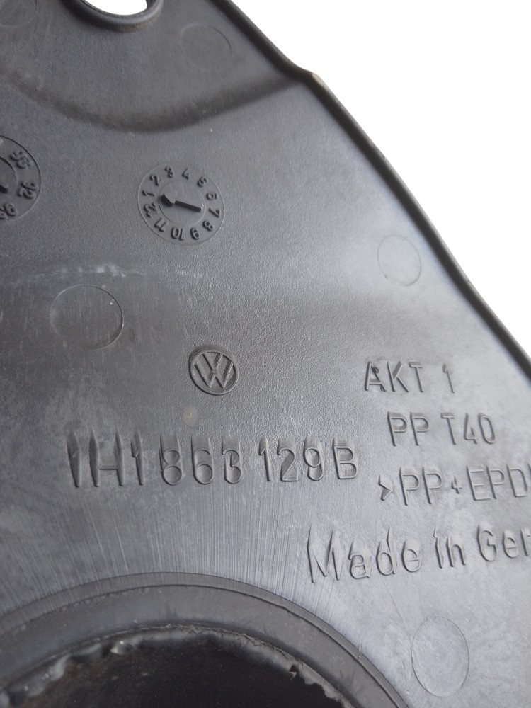 Moldura Guarda Pó Coluna Volkswagen Golf 1995/2001 Preto Preto 7