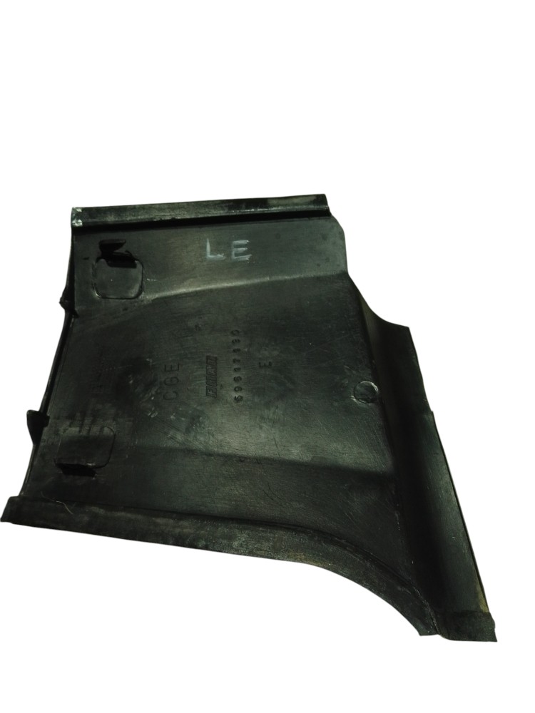 Moldura Acabamento Coluna Lateral E Fiat Uno Fiorino 96 00 Preto