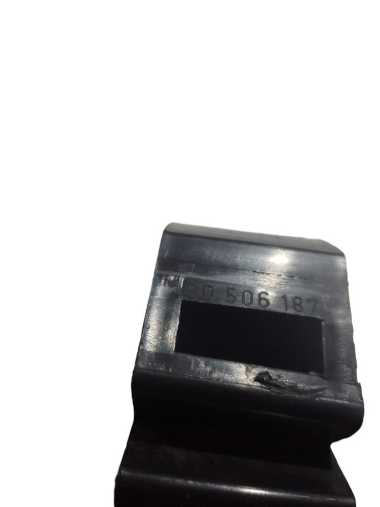 Suporte Presilha Chicote Carroceria Soleira Vectra 1996/2004 Preto 8