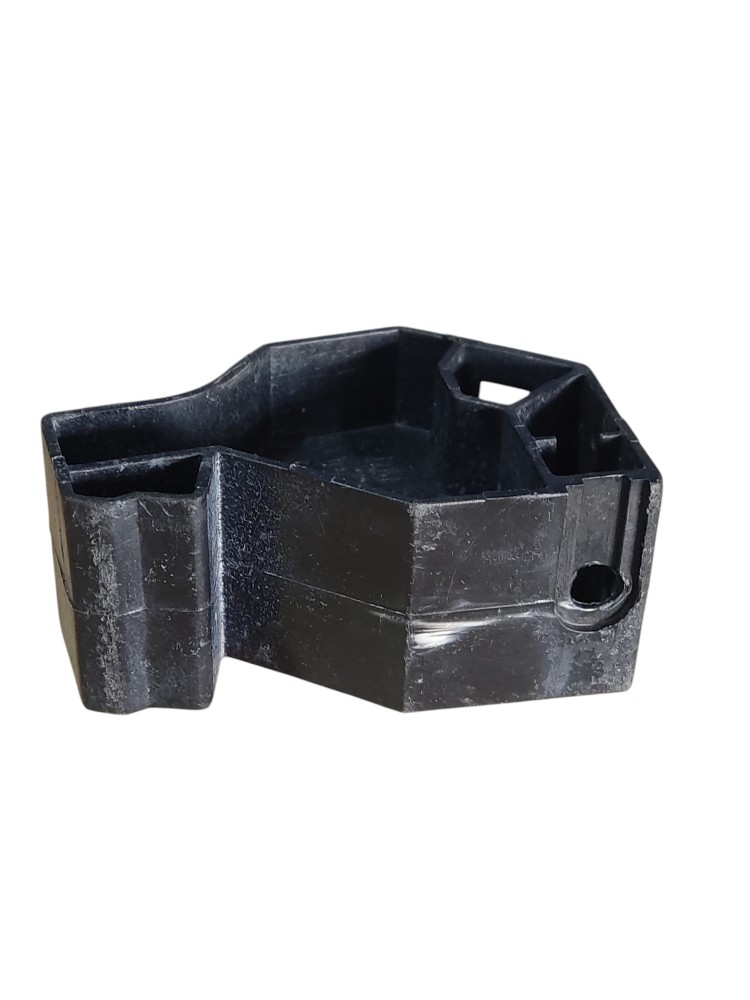 Suporte Cobertura Soleira Direita Chevrolet Vectra 1997/2004 Preto 2