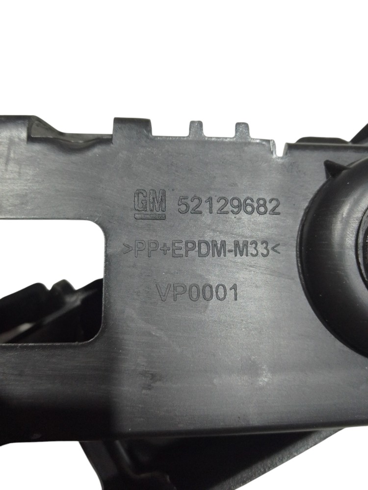 Guia cobertura do parachoque GM esquerdo Chevrolet prisma 13 4