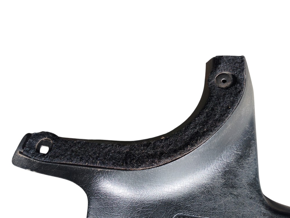 Moldura Soleira Banco Traseiro Direito Golf Mk3 1995/2000 Preto 2