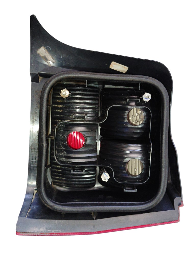 Lanterna Esquerda Fiat Uno Mille 5200209 2004/2013 Esquerdo/motorista Vermelho E Branco 2