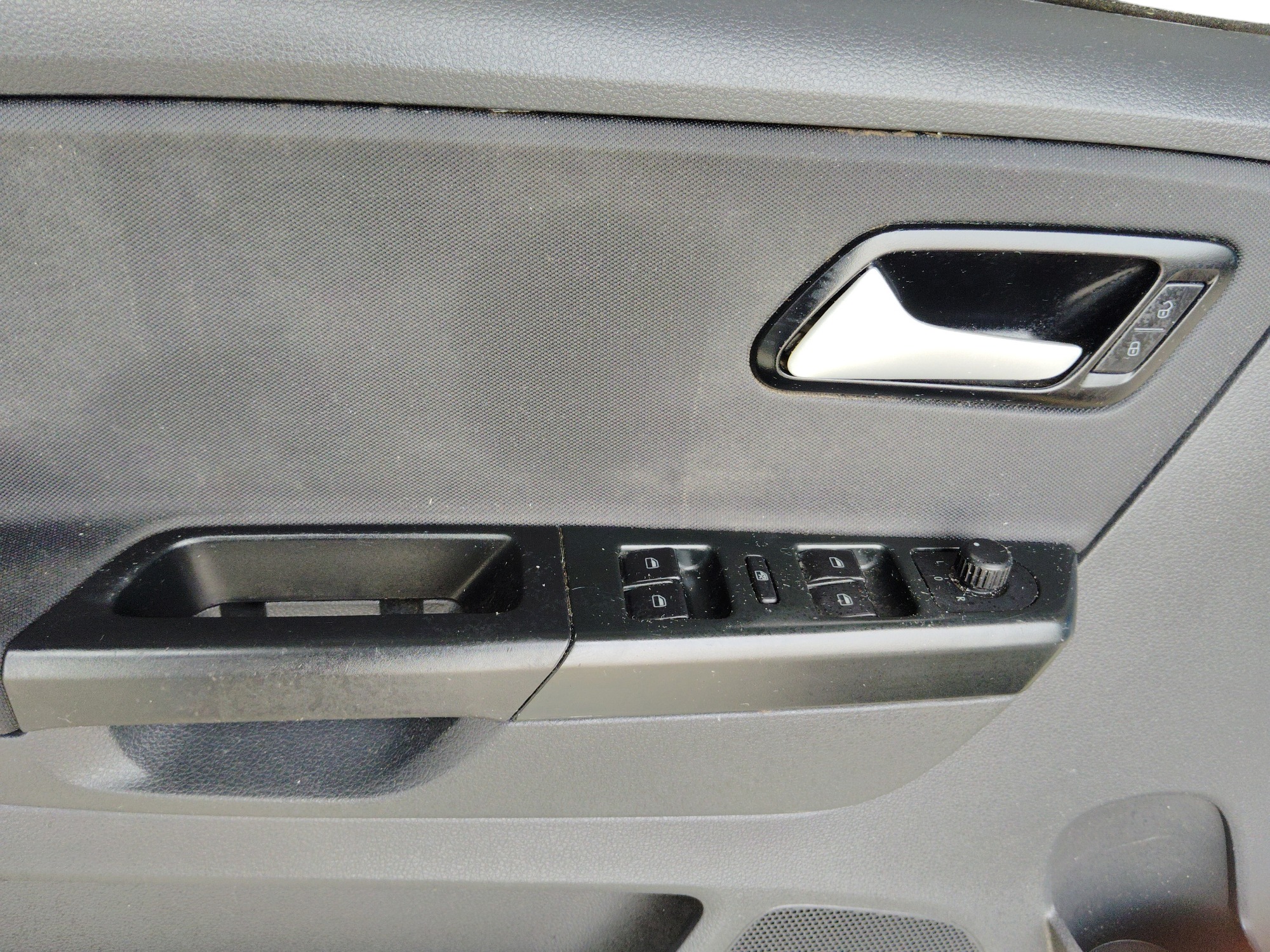 Forro Porta Dianteira Motorista Volkswagen Fox 10/16 Cinza Chumbo 3