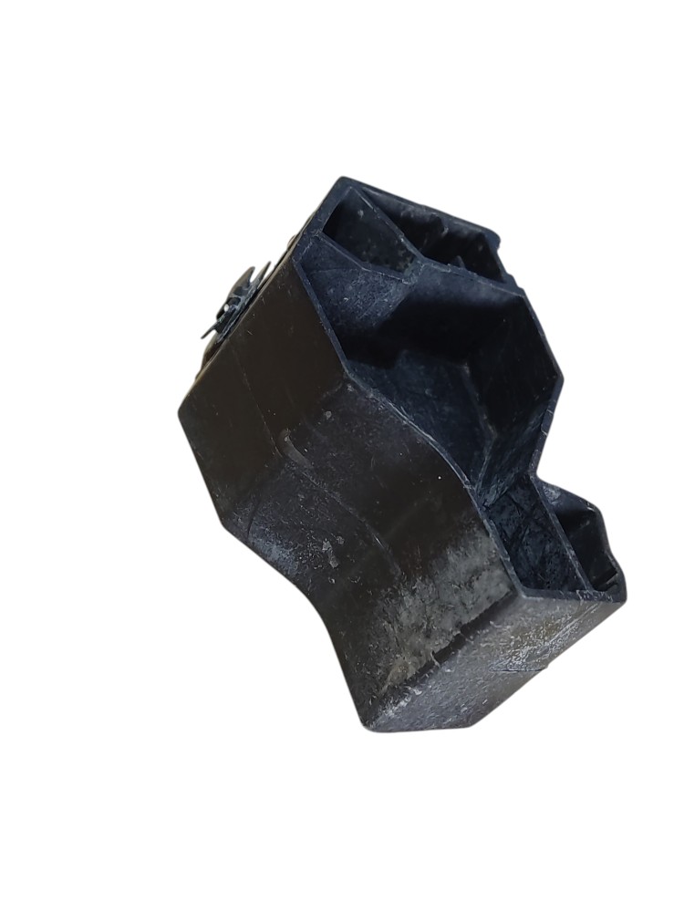 Suporte Cobertura Soleira Direita Chevrolet Vectra 1997/2004 Preto 6