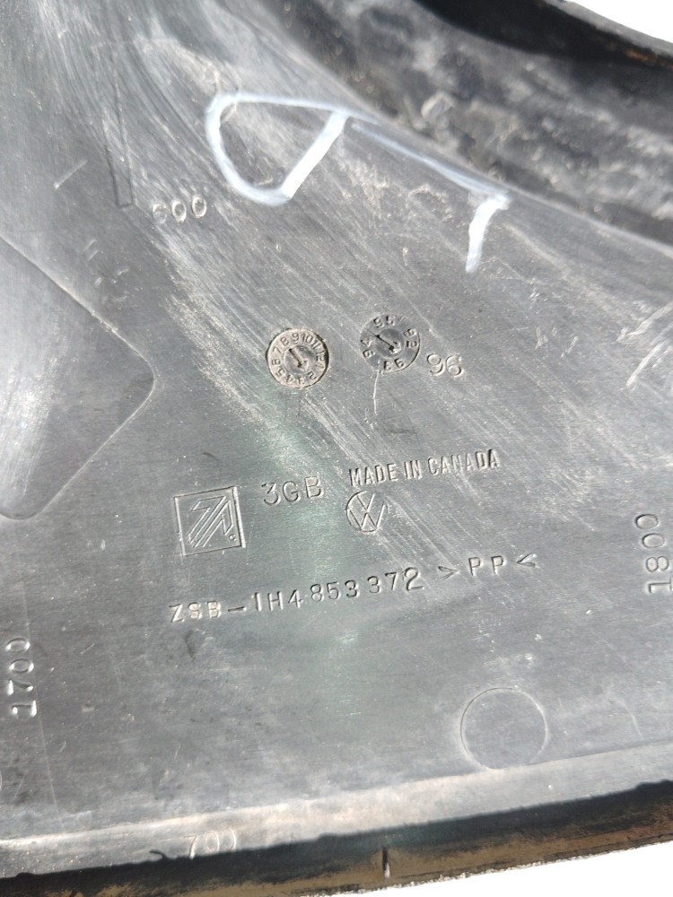 Moldura Soleira Banco Traseiro Direito Golf Mk3 1995/2000 Preto 5