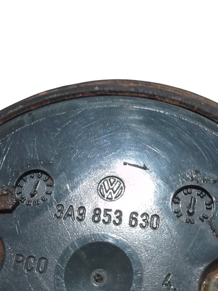 Emblema Tampa Traseira Portamala Vw Golf 1996 A 2000  Cinza 8
