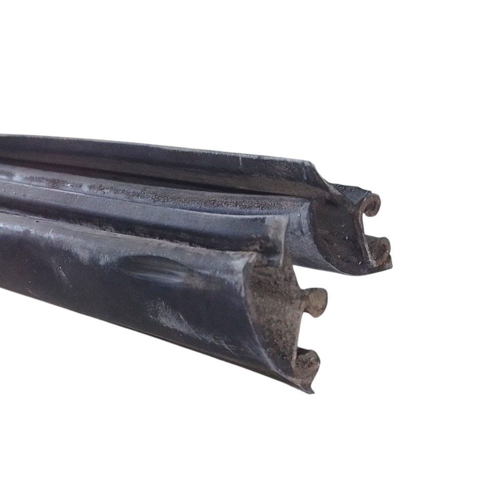 Borracha Inferior Porta Ld/le Ford Escort 4 Portas 1998  Preto 11