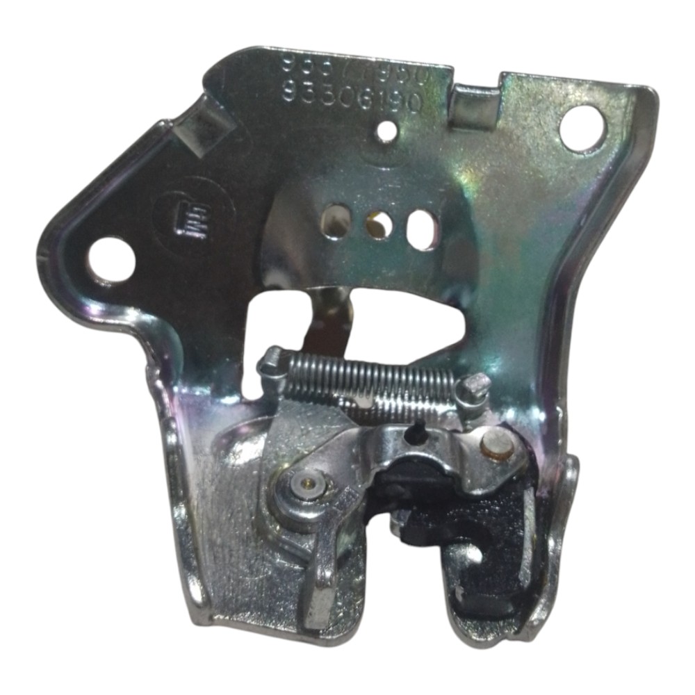 Fechadura tampa porta traseiro gm celta 2001 a 2006 4