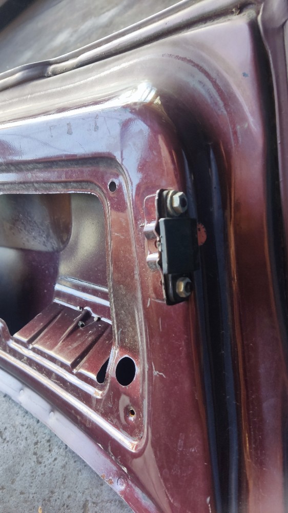 Twmpa Traseira Porta Malas Chevrolet Corsa Wind 1996/2002 Vinho 7