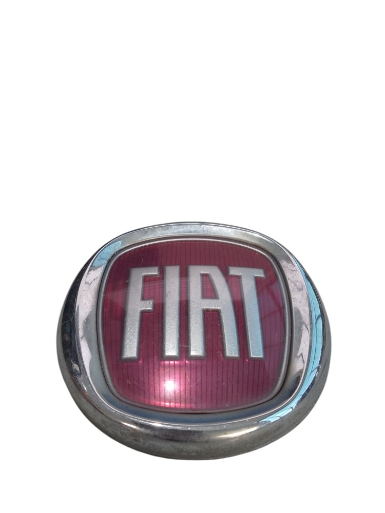 Emblema Grade Dianteiro Fiat Palio Strada Uno Cromado  Vermelho/cromado 4