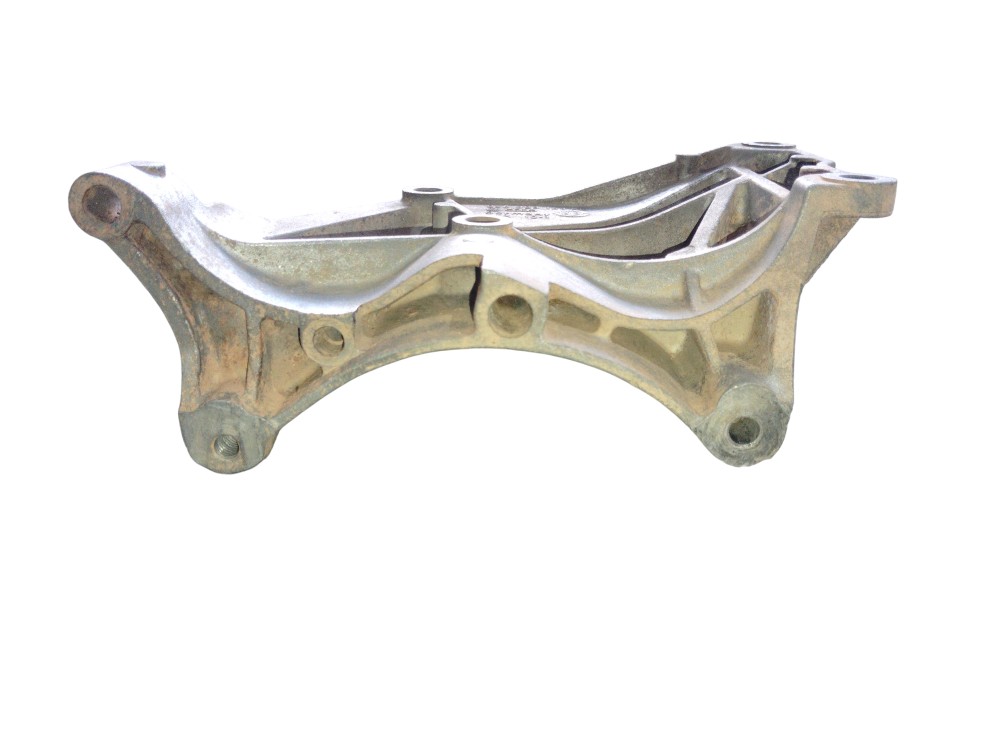 Suporte Alternador Volkswagen Golf Polo Passat 1996 A 2000 2