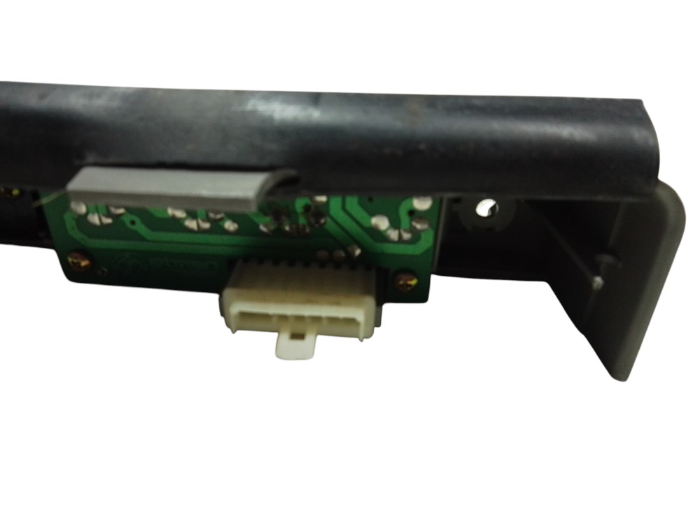 Moldura Acabamento Desembaçador Fiat Uno Fiorino 91 2004 6