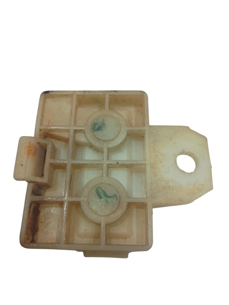 Caixa derivação conector bateria Chevrolet corsa 2001 2002 9