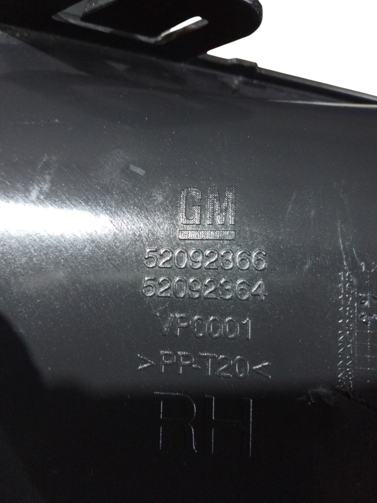 Moldura Grade Farol Milha Direito Gm Onix Prisma 2015 A 2019 Preto Direito 8